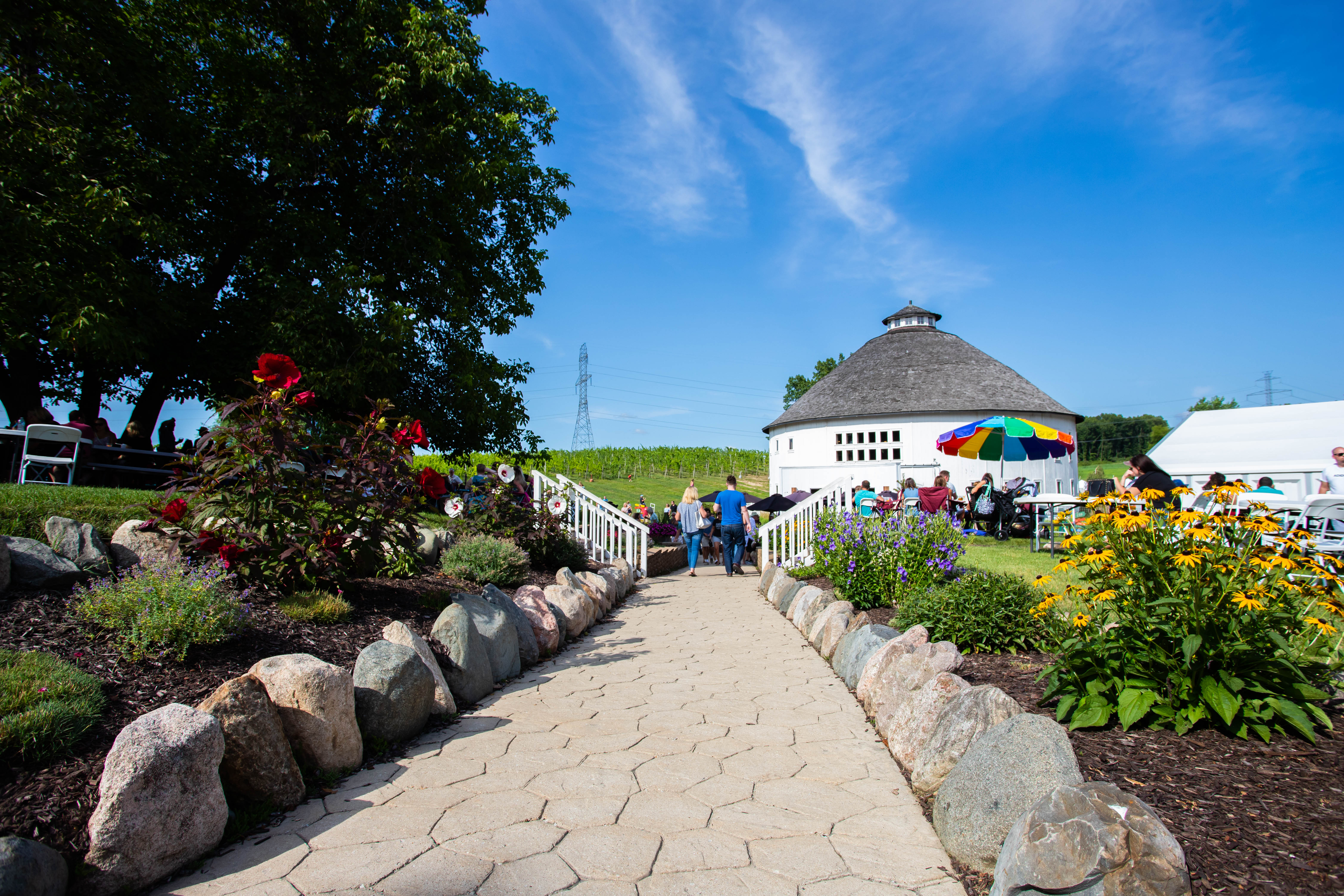Round Barn Estate Shake & Stir Workshops