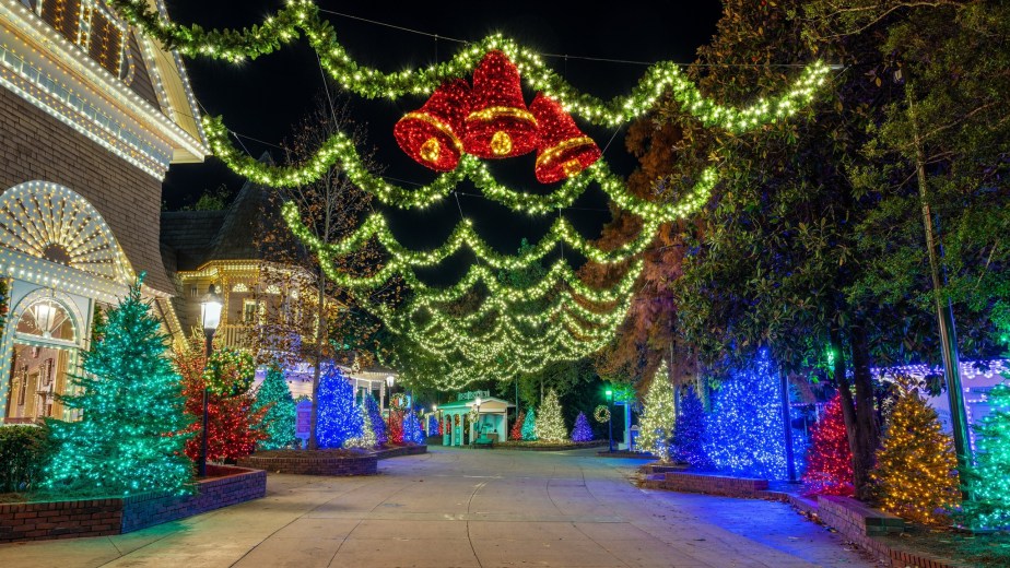 Experience The Best in Travel This Holiday Seasons