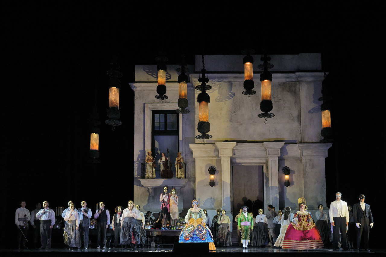 Spectacular “Don Giovanni’ opens Lyric Opera’s new season